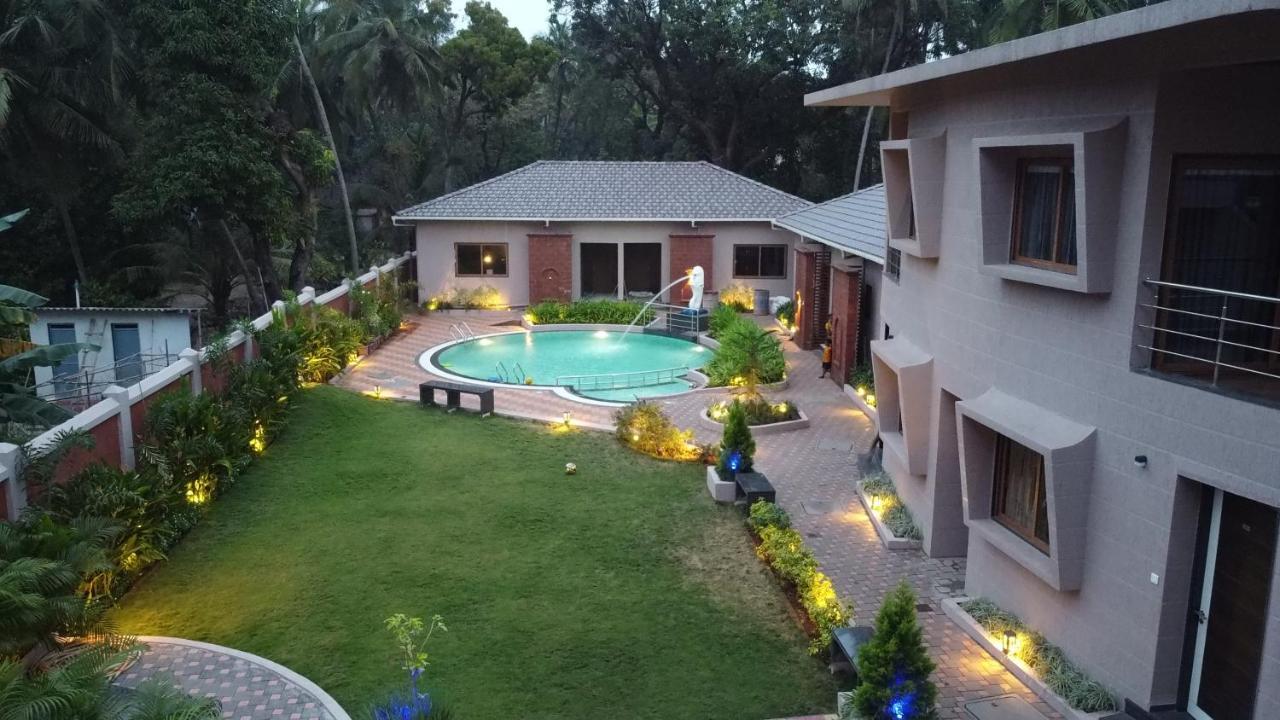 La Casa Royale Hotel Malvan Exterior photo